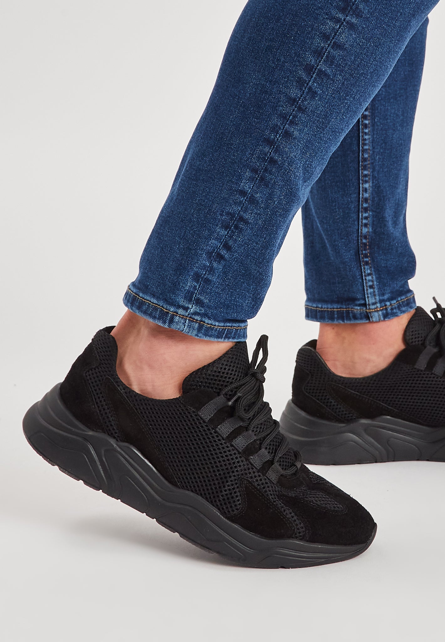 Triple Black Fluctus Trainers